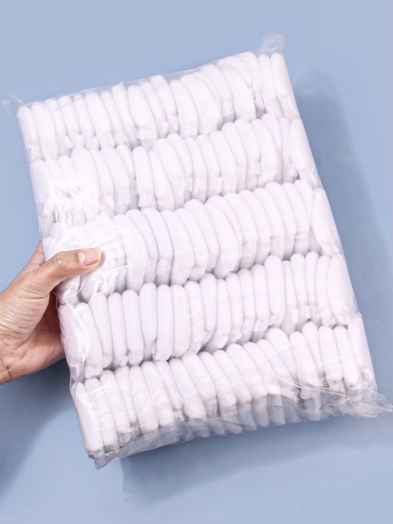 100Pcs Triangle Powder Puff for Loose Powder Liquid Cosmetic Soft Plush Powder Puff Makeup Foundation Puff Makeup Tool